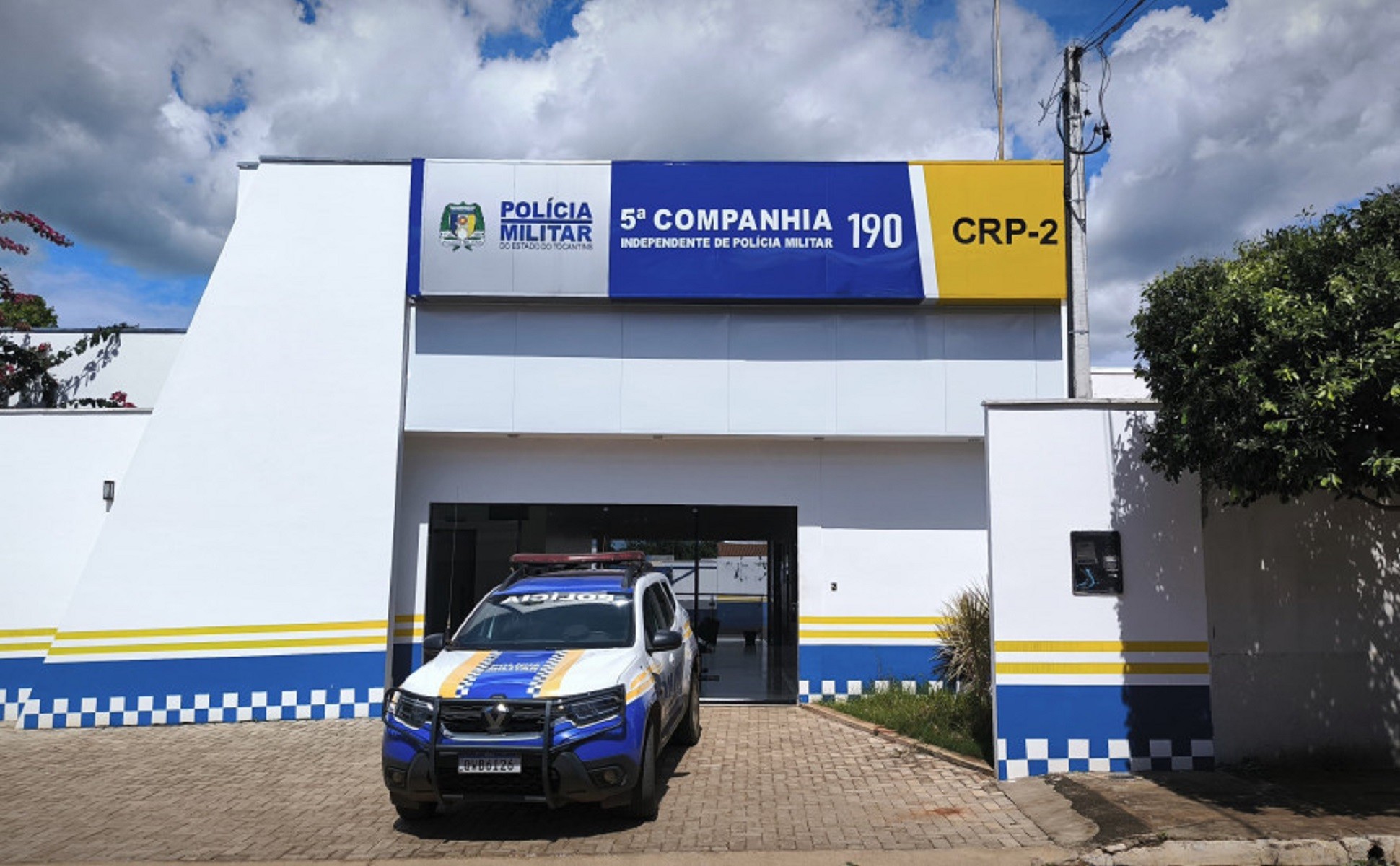 Mulher é assassinada com golpes de faca na frente dos filhos
