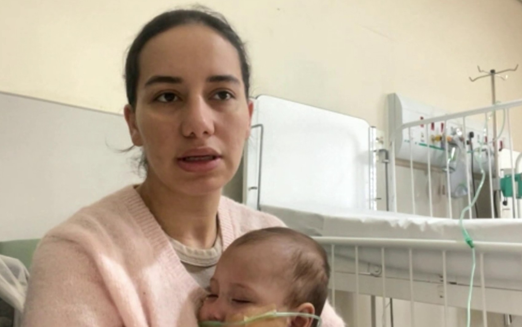 Bebê com doença no coração teve saturação mais baixa durante espera para pousar em Ribeirão Preto, SP, diz mãe