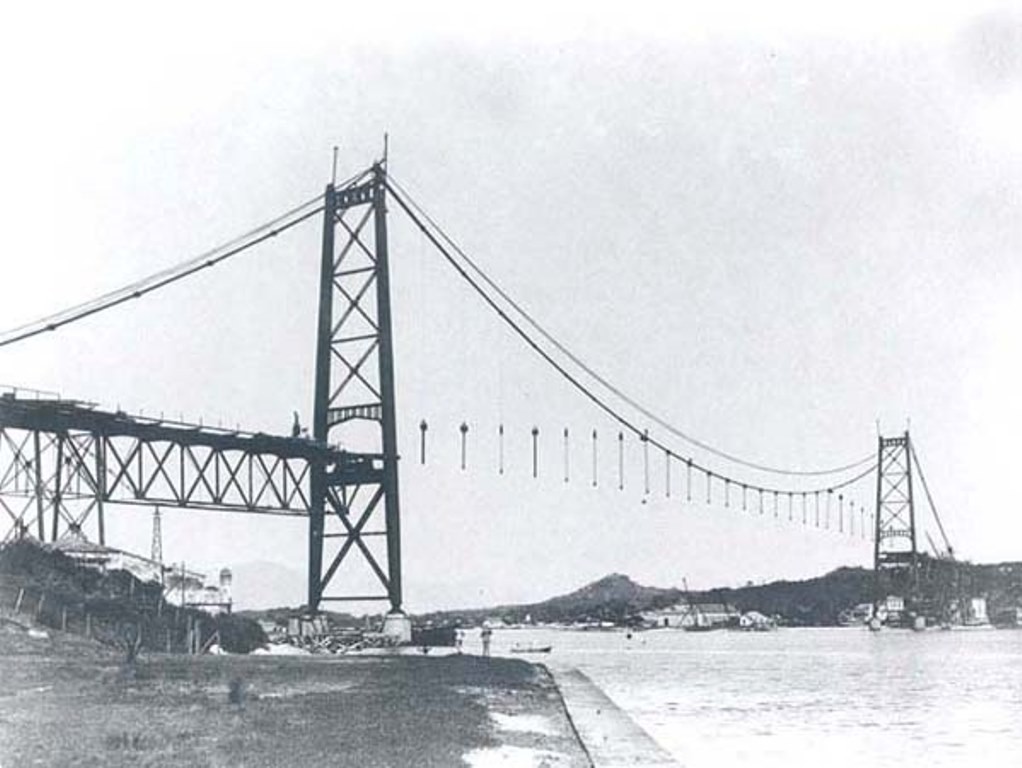 Travessia por barcos e pressão por nova capital: como era Florianópolis antes da Ponte Hercílio Luz