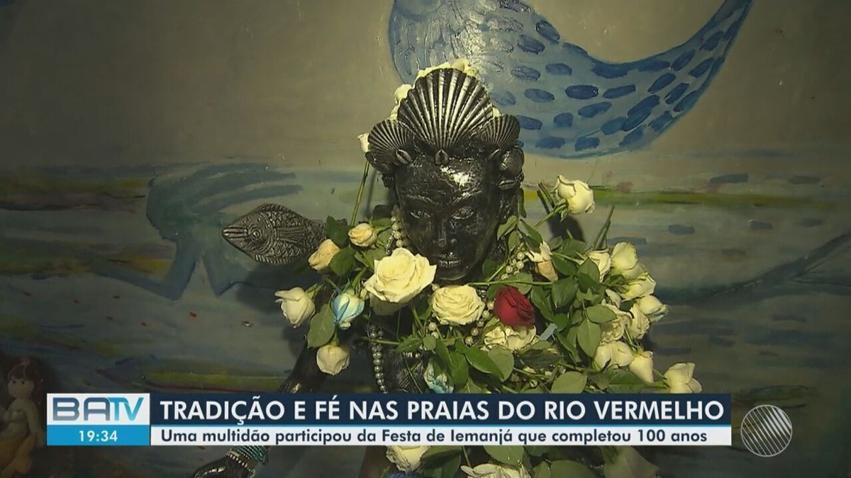 G1 - Flores predominam entre presentes a Iemanjá; 'mais ecológico', dizem  fiéis - notícias em Verão 2015