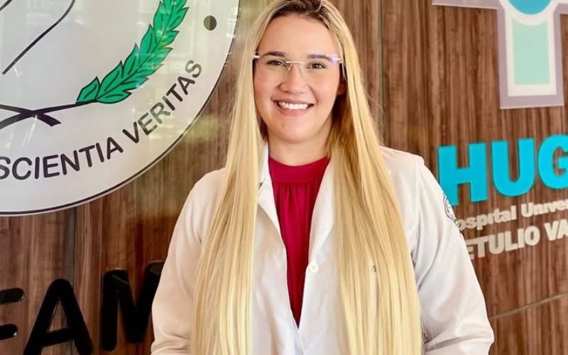 'Ela colocava pacientes em risco', diz médica que teve carimbo usado por falsa profissional presa em Manaus