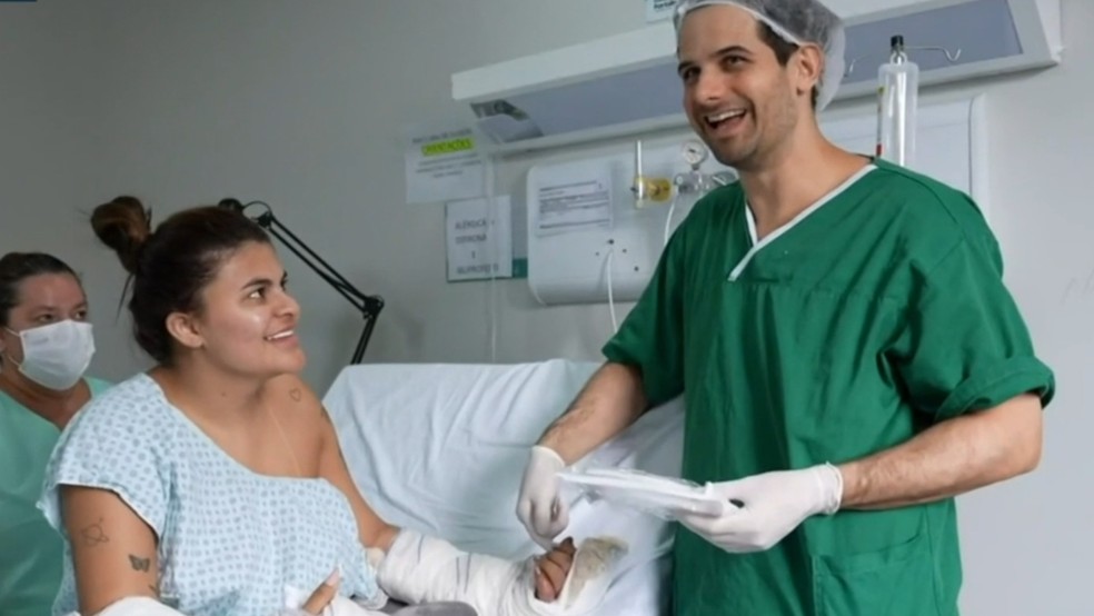 Ana Clara teve as mãos decepadas pelo cunhado em tentativa de feminicídio em Quixeramobim. — Foto: TV Globo/Reprodução