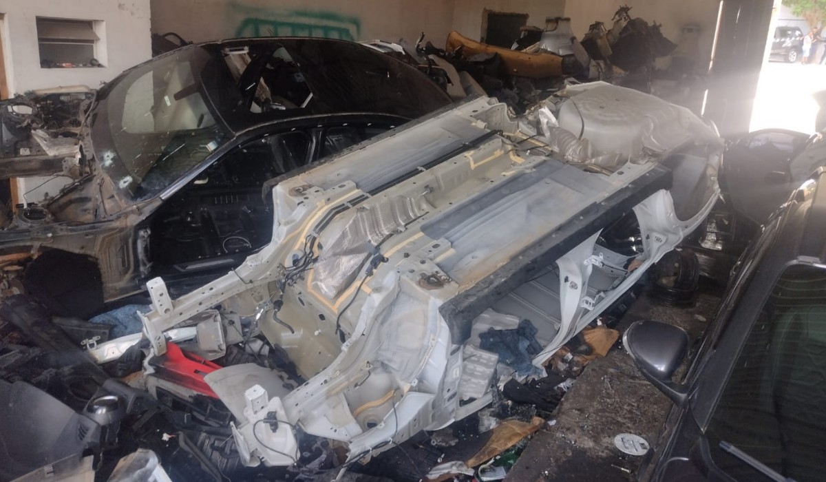 Carros de luxo desmontados são encontrados em desmanche irregular em Campinas, diz Guarda Municipal