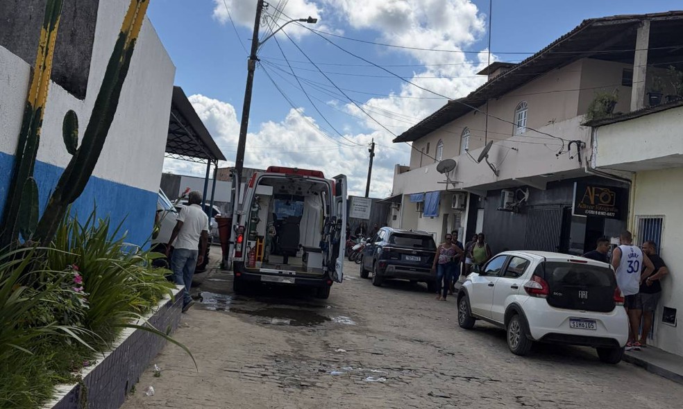 Acidente em subestação de energia deixa dois funcionários feridos na Bahia — Foto: Pauta Quente Notícias