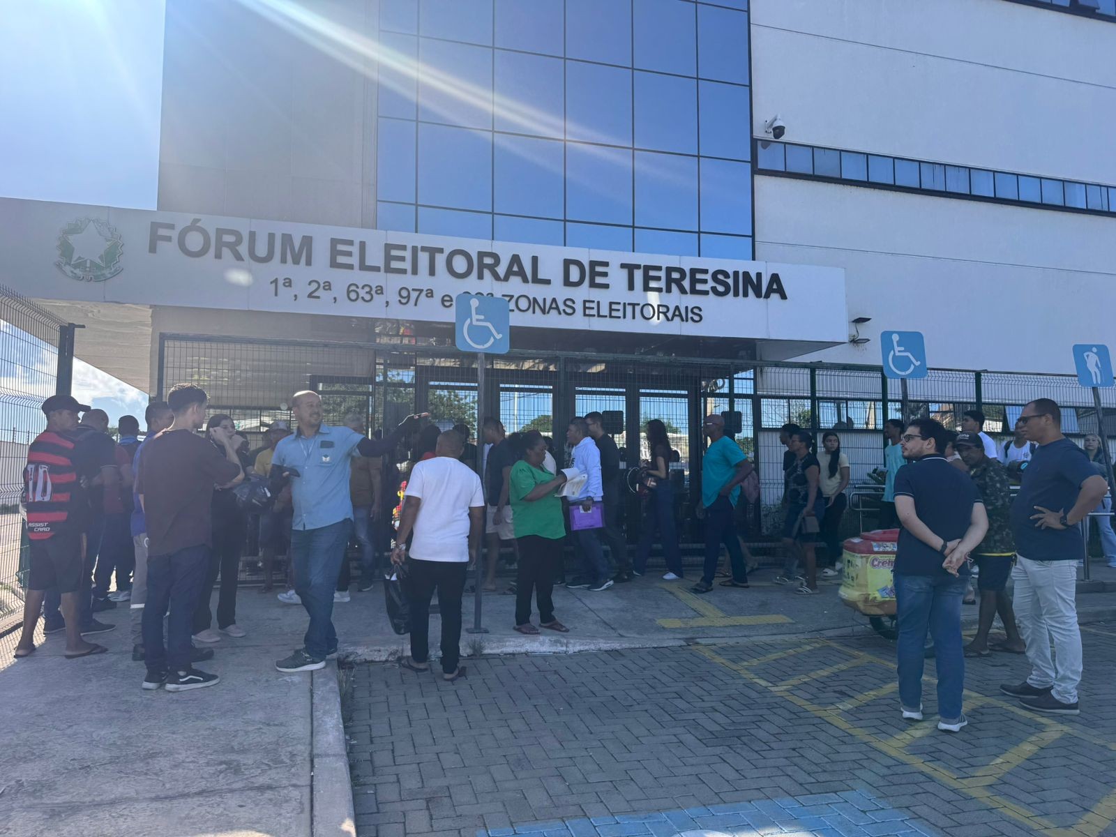Eleitores enfrentam longas filas nos últimos dias para regularizar título no Piauí