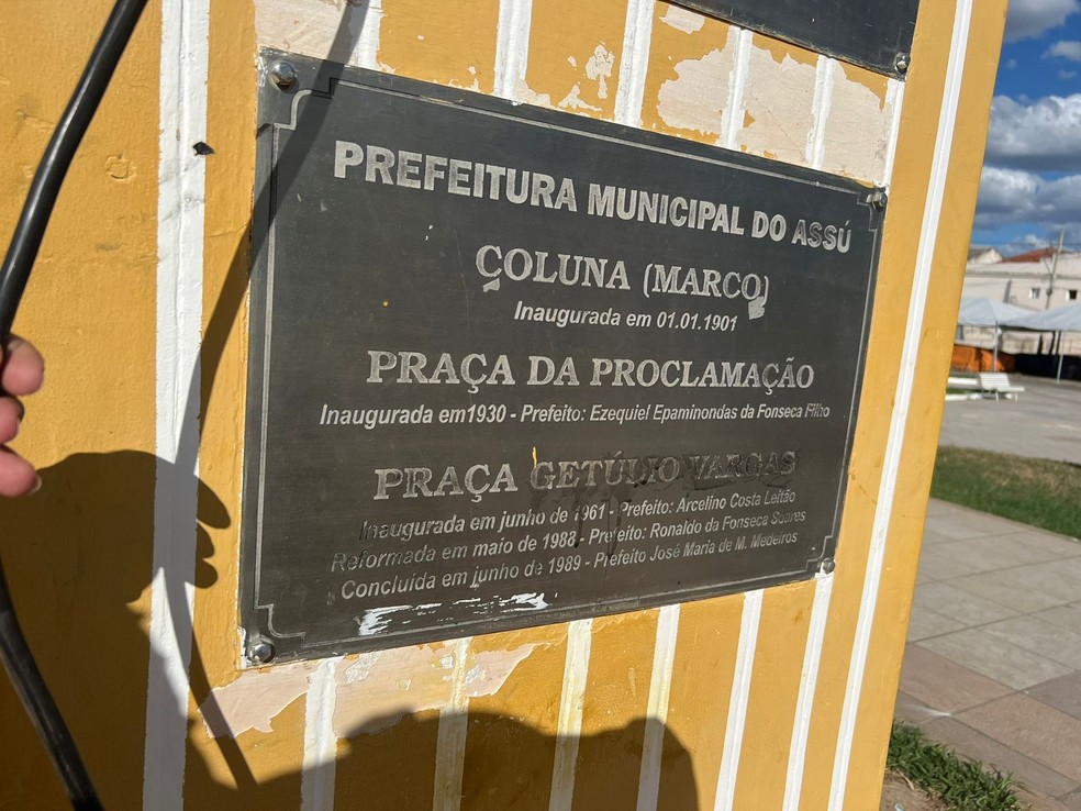 Coluna que é marco do município de Assú, no interior do Rio Grande do Norte — Foto: Divulgação/prefeitura