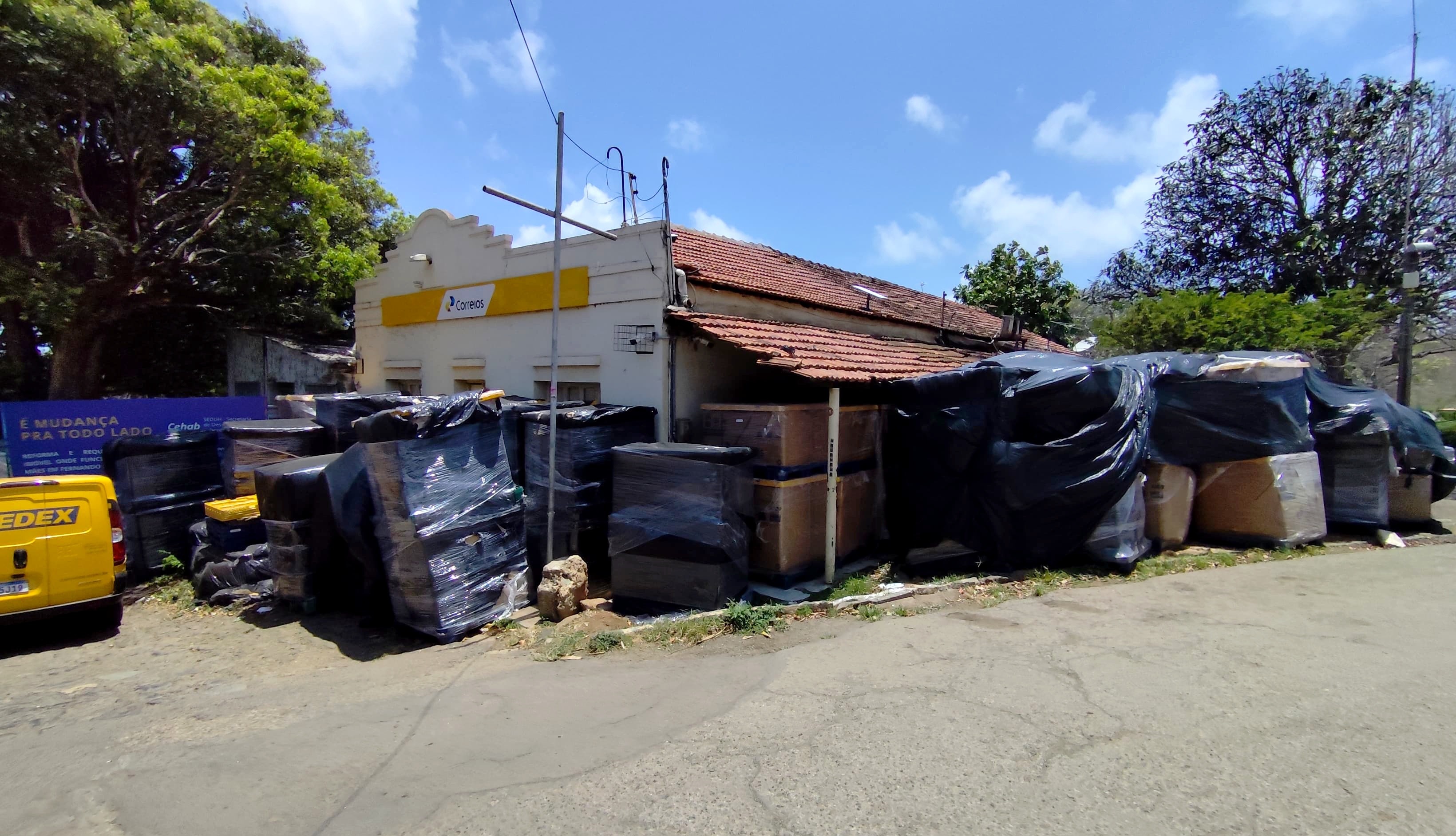 Moradores de Fernando de Noronha esperam até 2 meses por encomendas enviada pelos Correios
