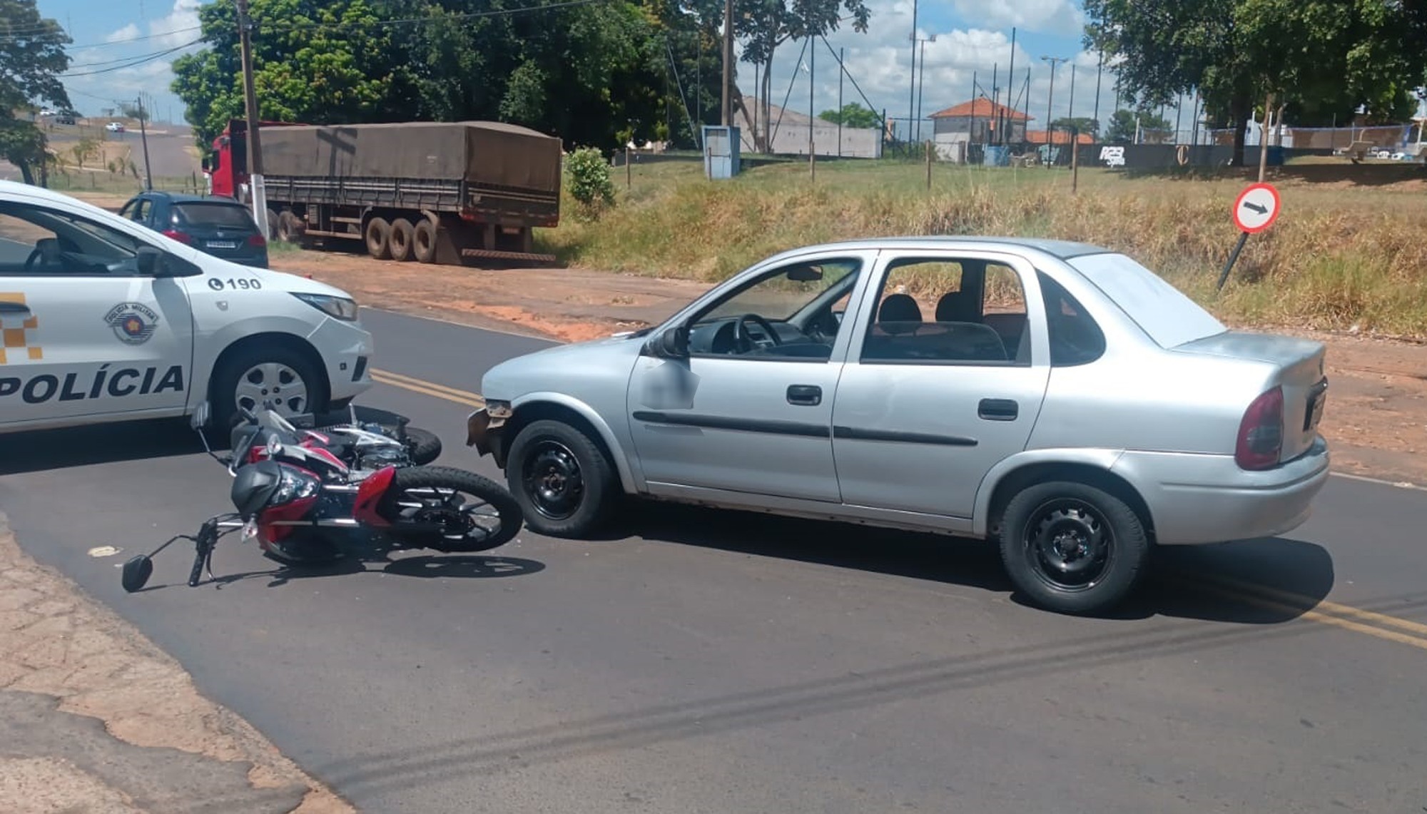 Motorista é preso por embriaguez ao volante após colidir com moto em Presidente Venceslau