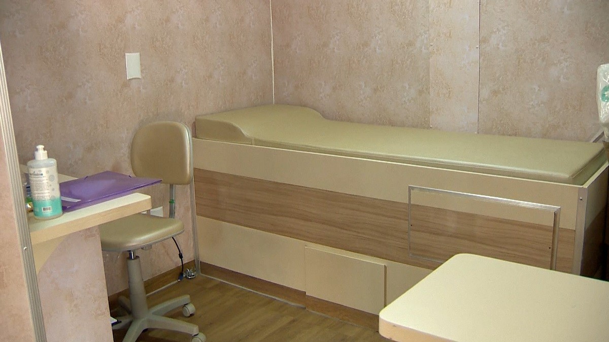 Hospital de Campanha começa a atender pacientes em Ubá após enchente interditar Policlínica Municipal 