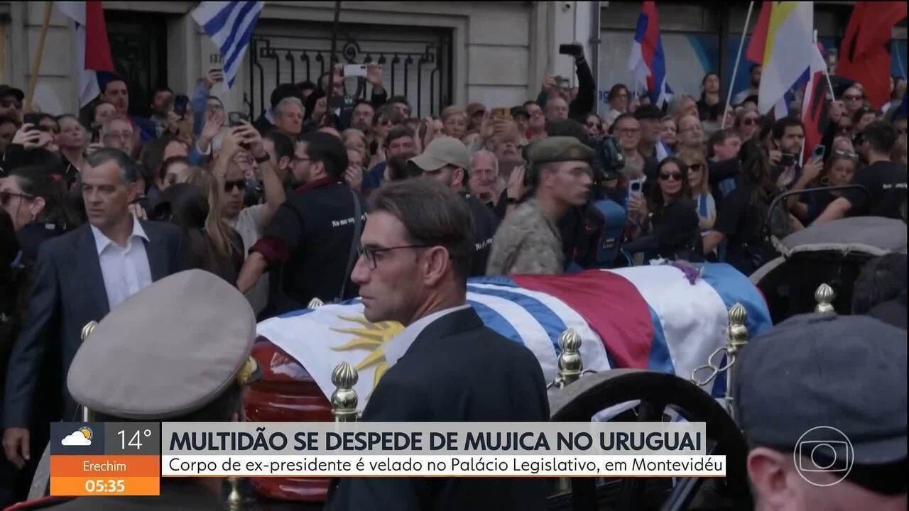 Cotado para ser novo ministro de Lula, Boulos viaja com o petista para velório de Mujica no Uruguai