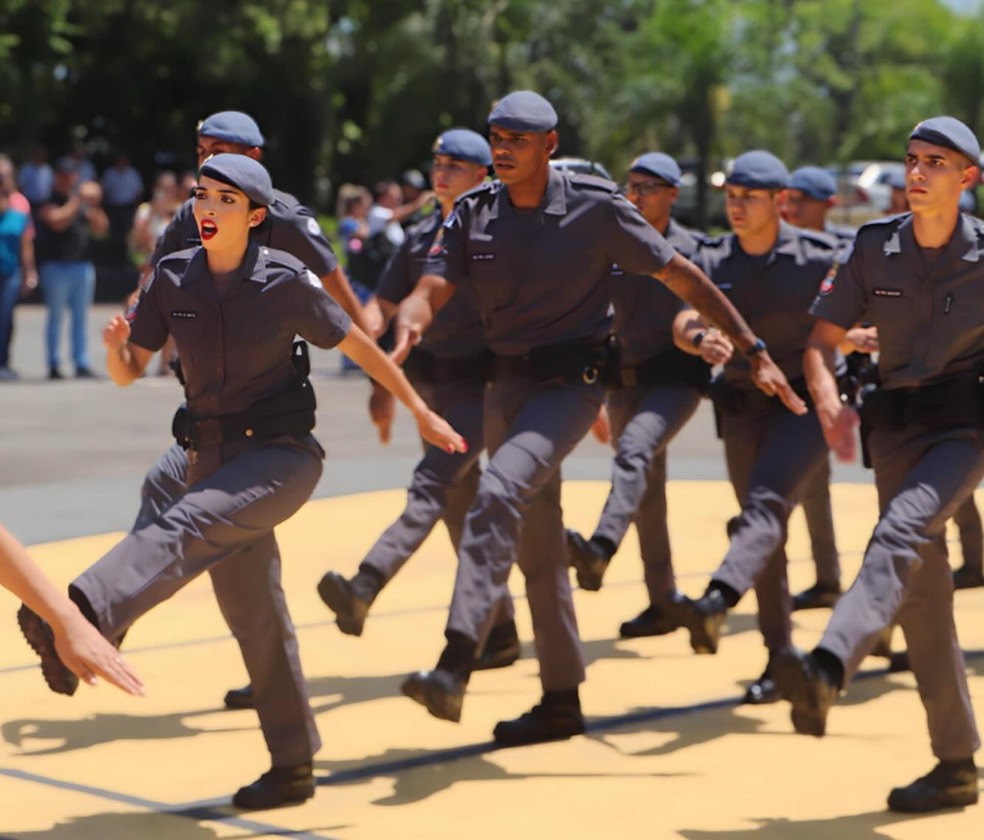 Letícia se formou e atuou na área de pedagogia, mas resolveu seguir a paixão pela carreira na Polícia Militar — Foto: Redes Sociais/Letícia De Brito