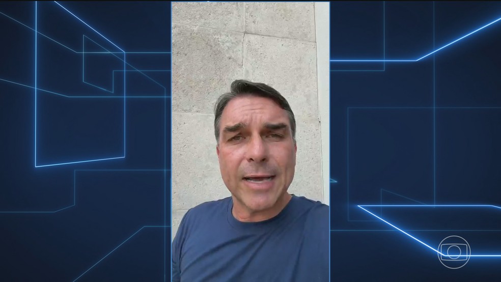 Agências de notícia afirmam que Flávio Bolsonaro viaja para os EUA um dia após dizer que não deixaria o Brasil — Foto: Jornal Nacional/ Reprodução