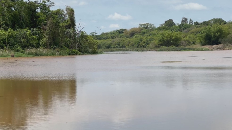 1 de 6
Rio Batalha &eacute; o principal manancial de abastecimento de Bauru &mdash; Foto: TV Tem/ reprodu&ccedil;&atilde;o