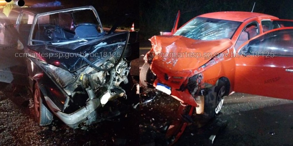1 de 2
Uma pessoa morreu e outras quatro ficaram feridas após colisão frontal entre carros — Foto: Artesp/Divulgação