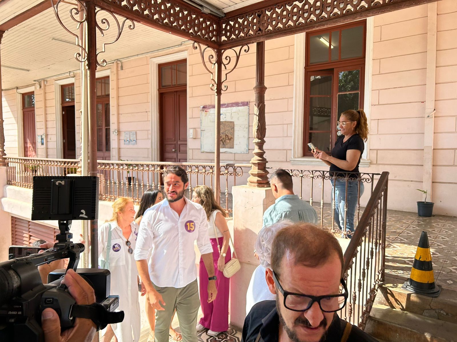 Gabriel Azevedo (MDB) vota em Belo Horizonte