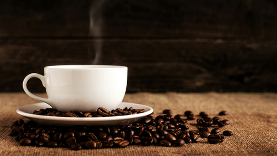 Preço do café cai pelo 2º mês seguido, mas voltará a subir em breve, dizem indústrias - Produto deve ficar de 10% a 15% mais caro nas próximas semanas, segundo a Abic. Alta já acontece no campo.