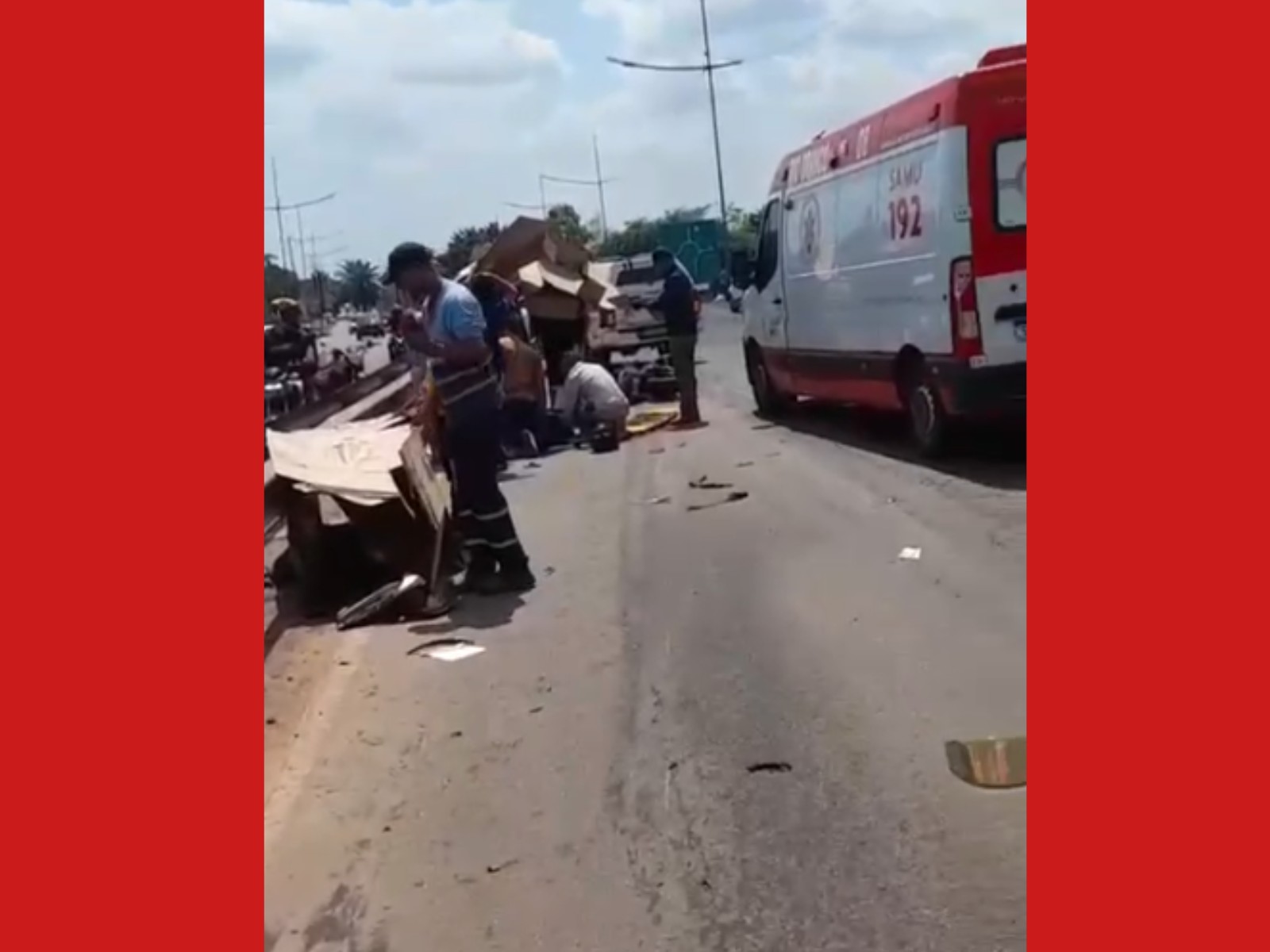 VÍDEO: Três pessoas ficam feridas após colisão entre motos em Rio Branco; uma foi intubada