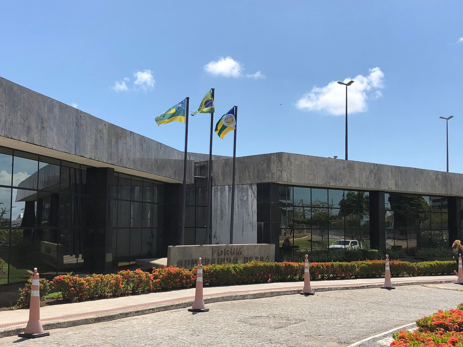 Julgamento de acusado de esquartejar corpo e colocar em malas acontece em Aracaju