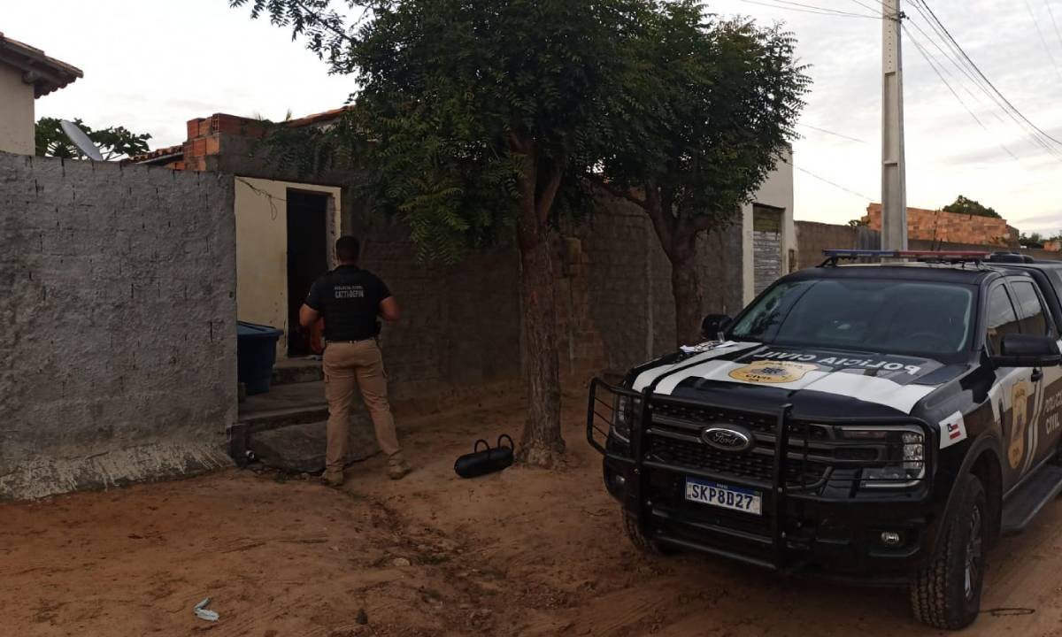 Dupla investigada por armazenamento de material pornográfico infantil é presa na Bahia