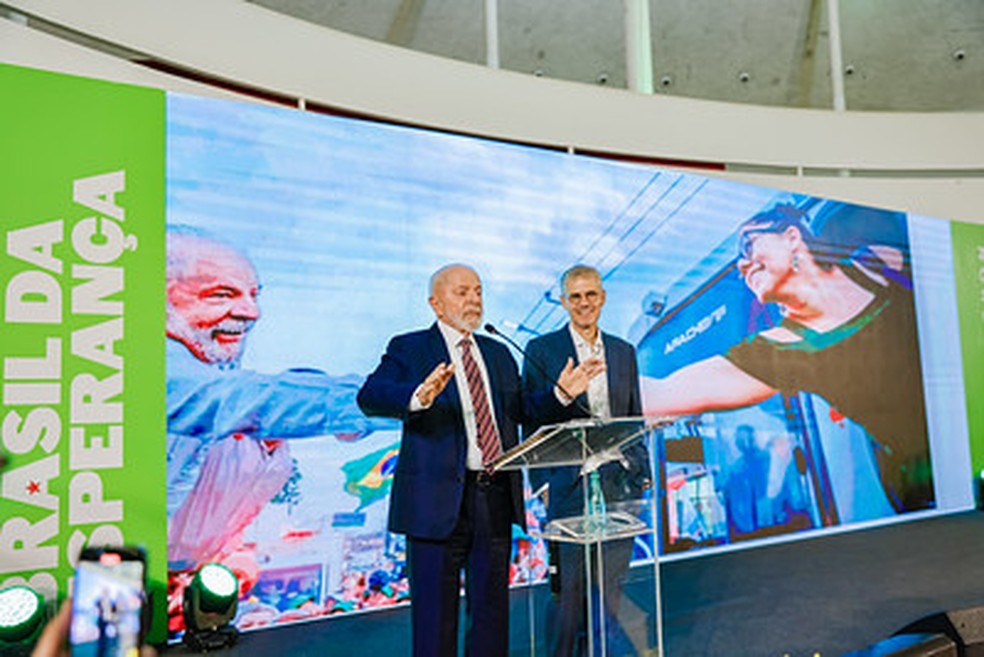 Lula ao lado do publicitário Sidônio Palmeira, responsável pela campanha eleitoral do petista em 2022. — Foto: Ricardo Stuckert/Secom/Presidência da República