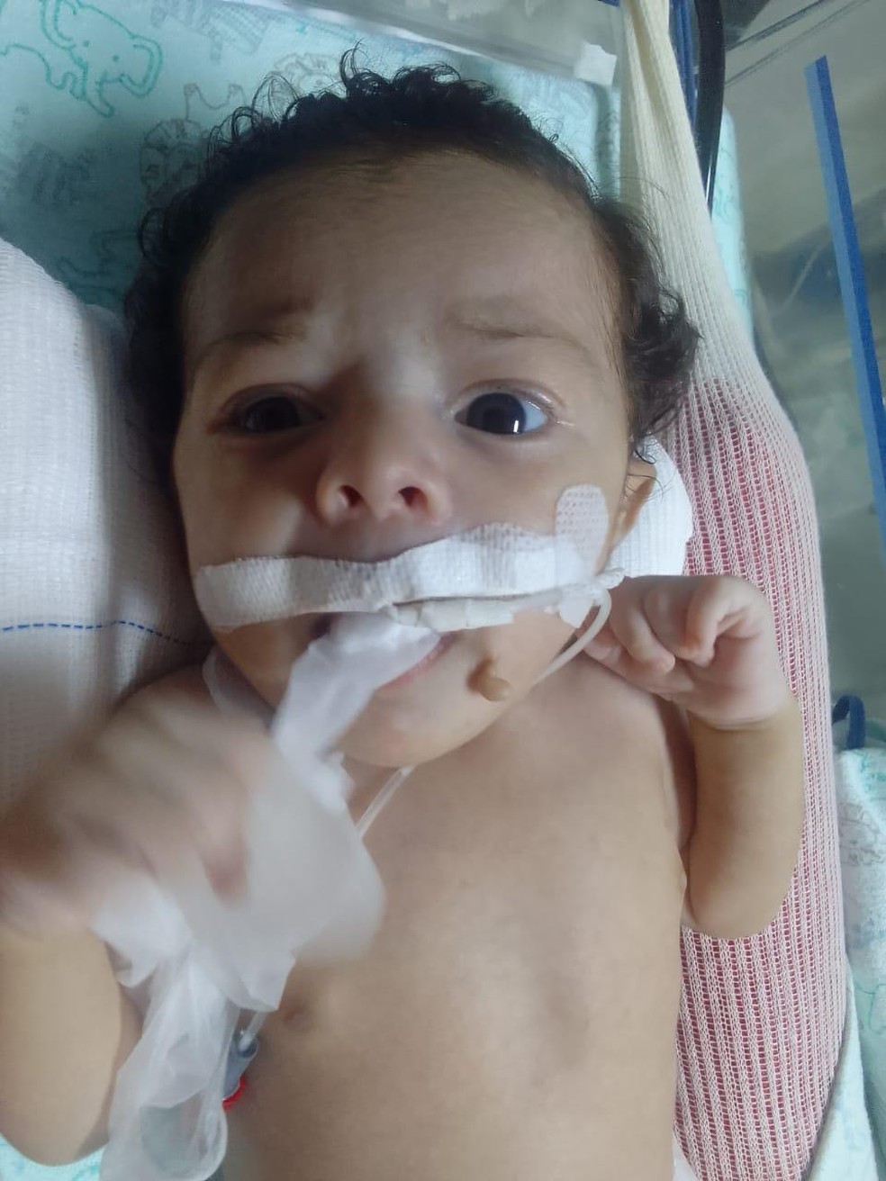 Família luta para conseguir remédio de R$ 35 mil para bebê com