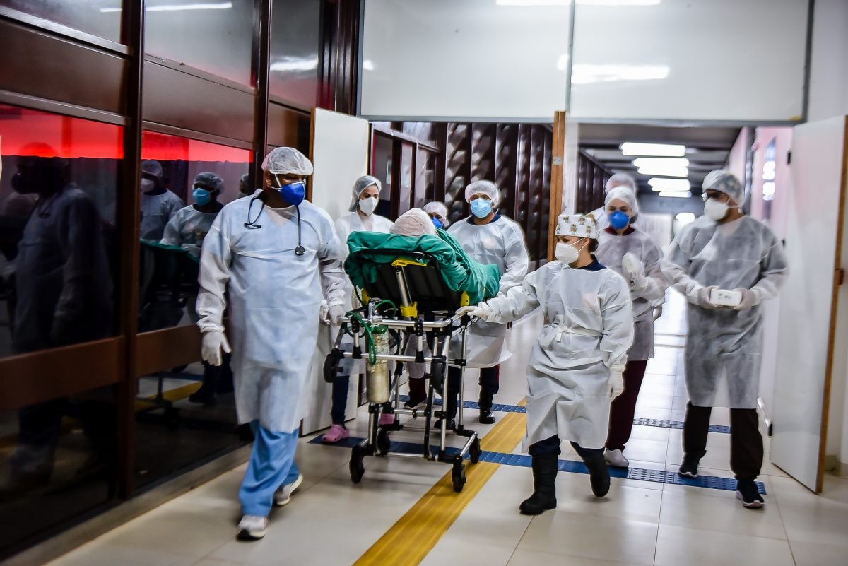Faltam sedativos em hospitais e pacientes intubados acordam, dizem ...