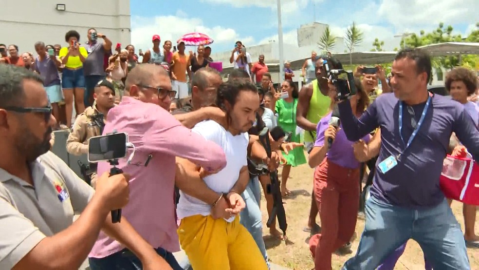 Ederlan Mariano quando foi preso e passou por audiência de custódia — Foto: TV Bahia