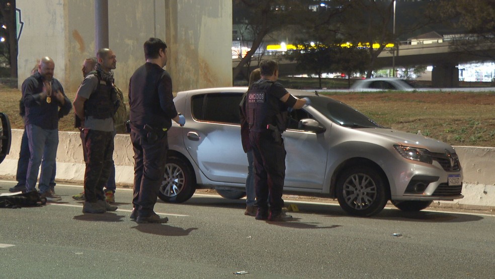Troca de tiros aconteceu na Marginal Tietê — Foto: TV Globo
