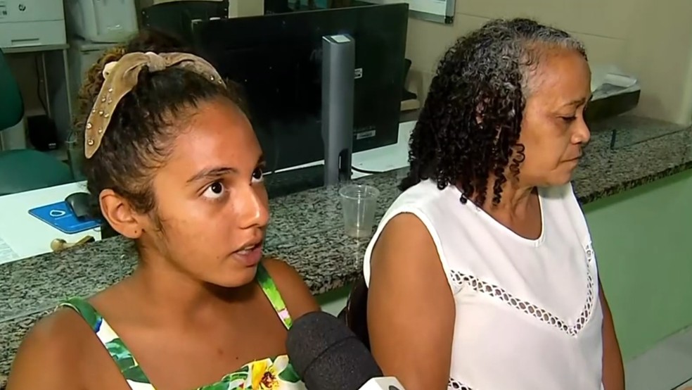 Mães procuram filhos após transferência de 117 bebês de hospital que sofreu incêndio em Fortaleza — Foto: TV Verdes Mares/Reprodução