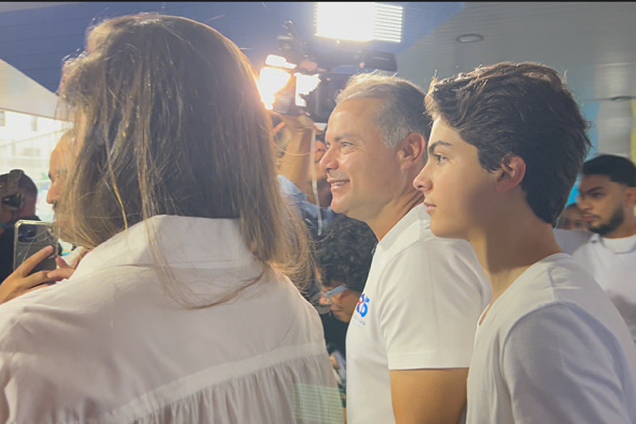Renan Filho (MDB) vota em Maceió