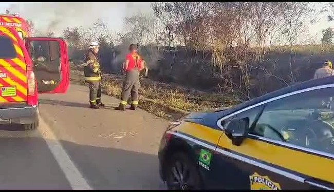 Acidente mata uma pessoa e deixa quatro da mesma famlia feridas na BR-153
