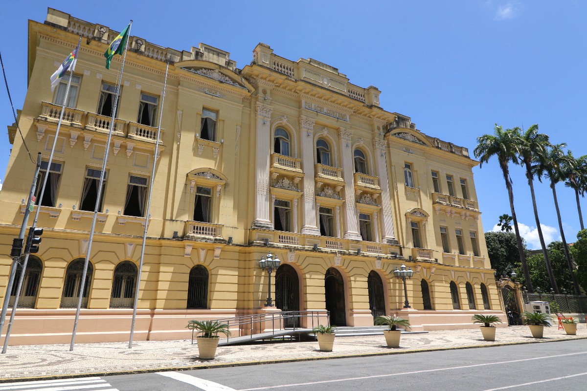 Governo de Pernambuco determina retorno da secretária de Finanças do Recife  e de mais 18 servidores cedidos a prefeituras | Pernambuco | G1