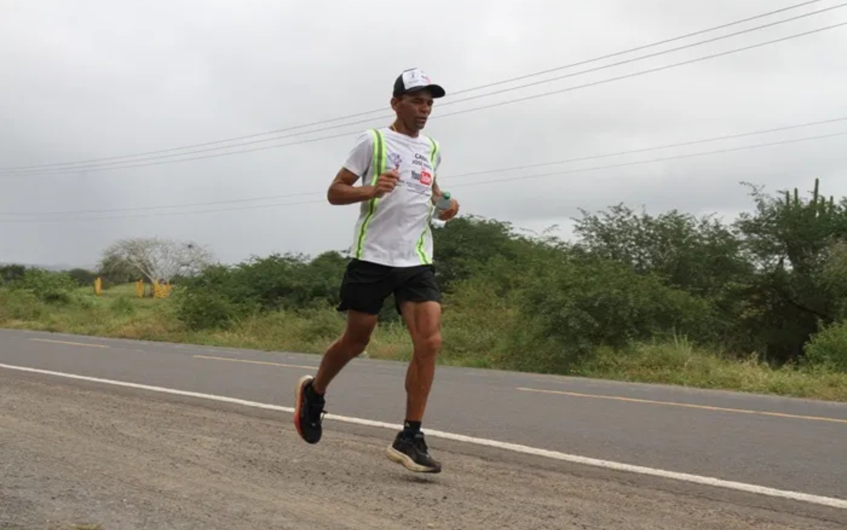 Reciclador corre de São Paulo até cidade do interior da Bahia; percurso tem 2 mil km e viagem durou 24 dias
