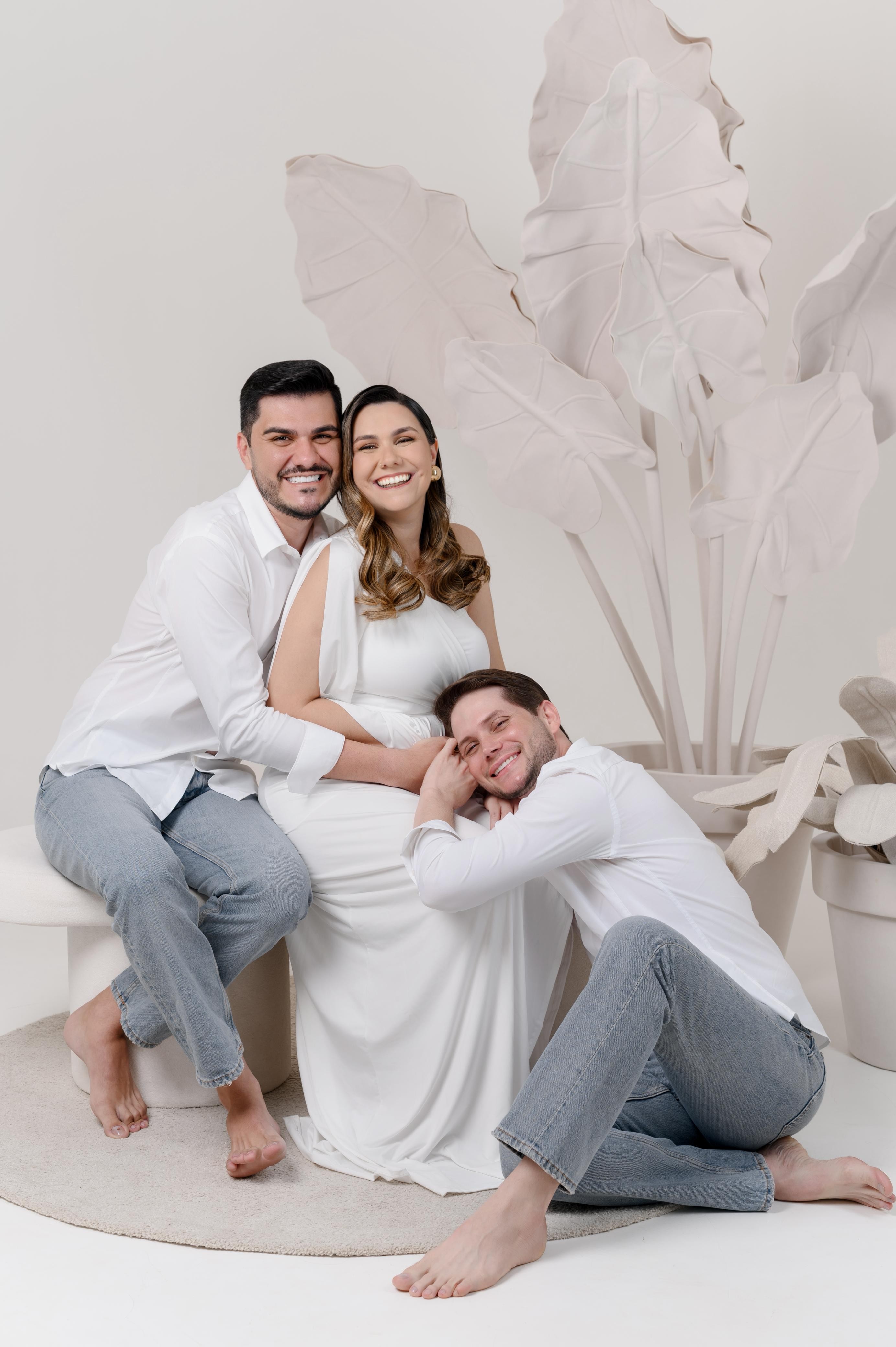 Após 12 anos juntos, casal realiza sonho da paternidade com barriga solidária da irmã 