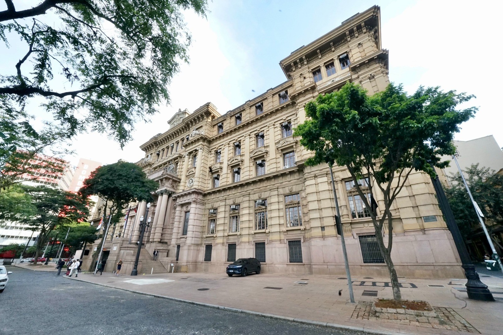Após denúncia de vereadores, Justiça derruba aumento ilegal de salários de secretários em Sumaré