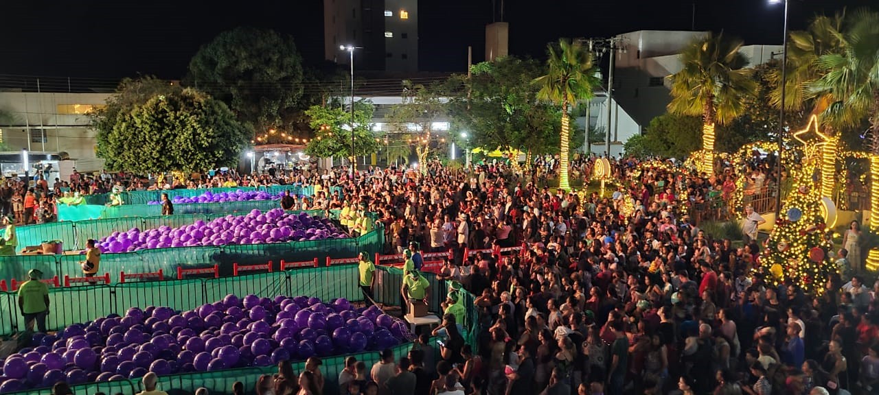 Com música, personagens vivos e entrega de presentes, agroindústria realiza 3ª Caravana de Natal em Junqueirópolis