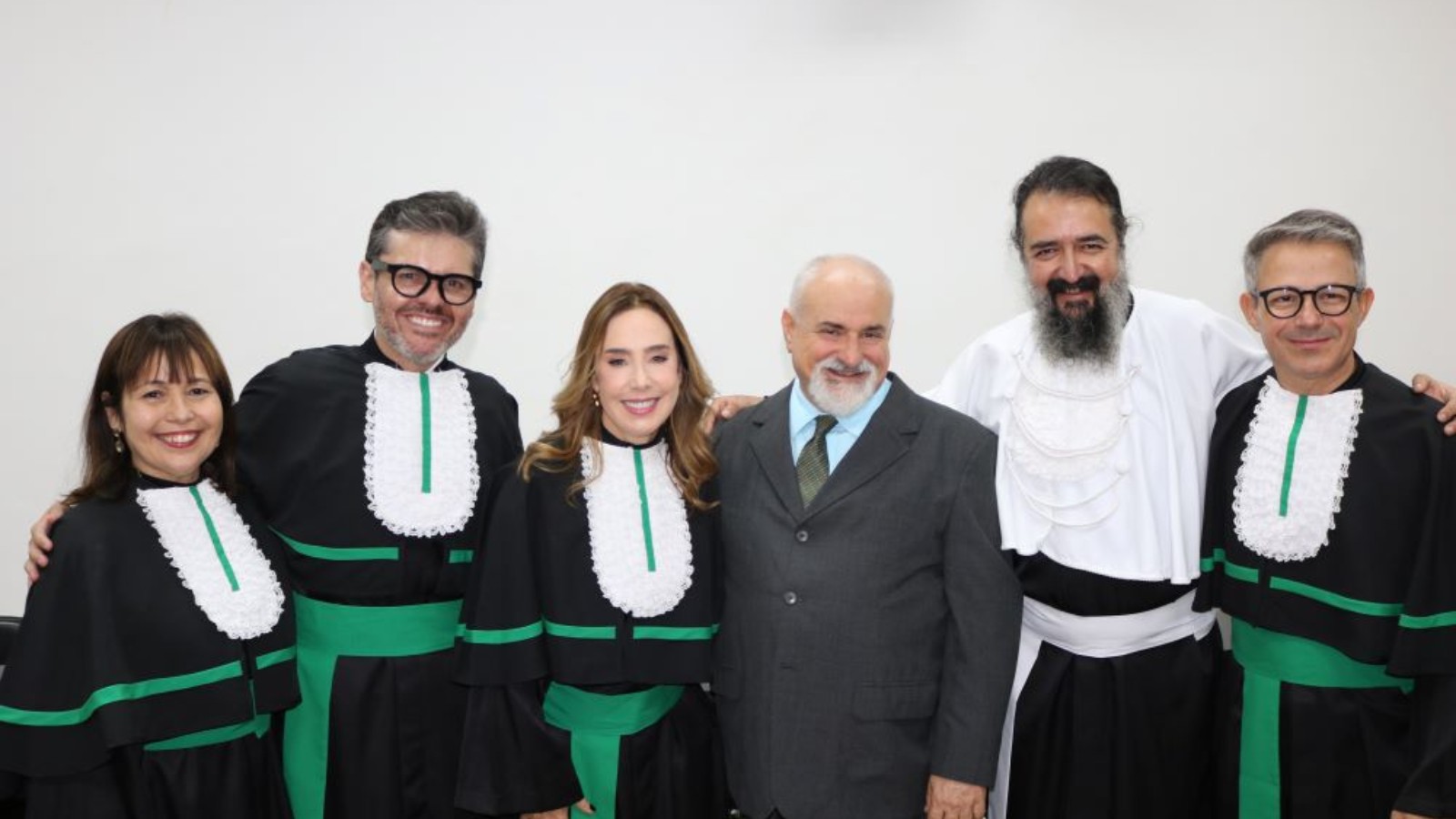 Univás vive momento histórico com posse dos novos membros da reitoria