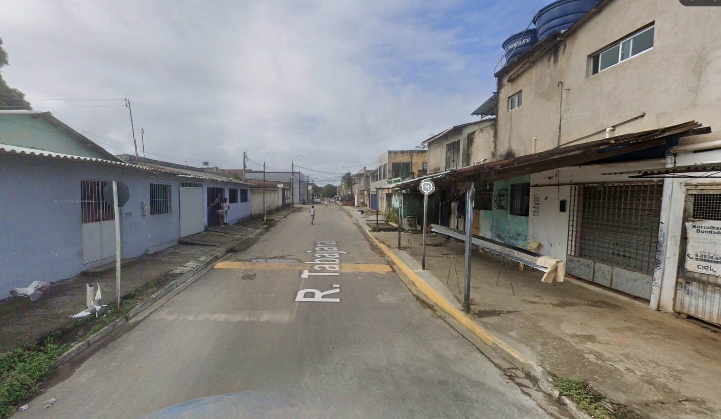 Homens com máscara de palhaço invadem casa e matam cadeirante em Olinda