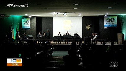 Estudantes da rede pública de Palmas realizam júri simulado sobre trânsito