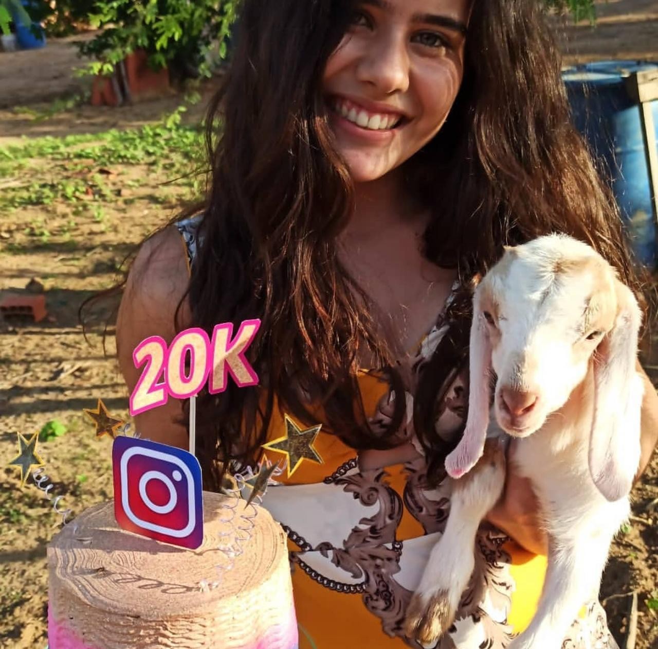 Da vida simples na roça ao sucesso nas redes sociais: influenciadora Gabi Macoff conquista milhões de seguidores
