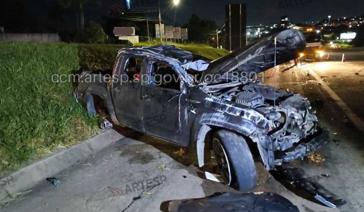Homem morre após caminhonete capotar na Santos Dumont, em Indaiatuba