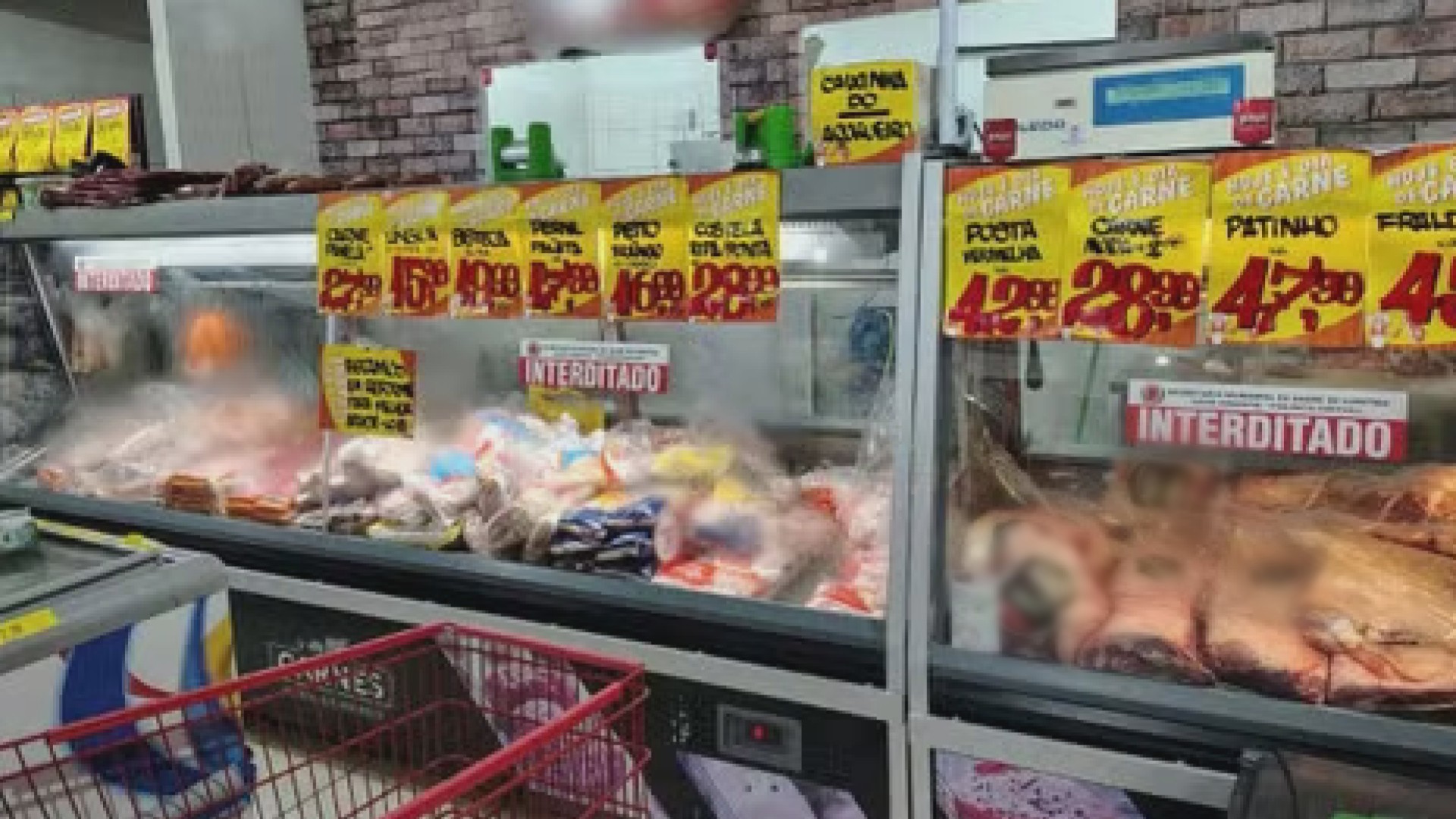 Dona de supermercado de Curitiba é presa após não cumprir determinação da Vigilância Sanitária que interditou açougue