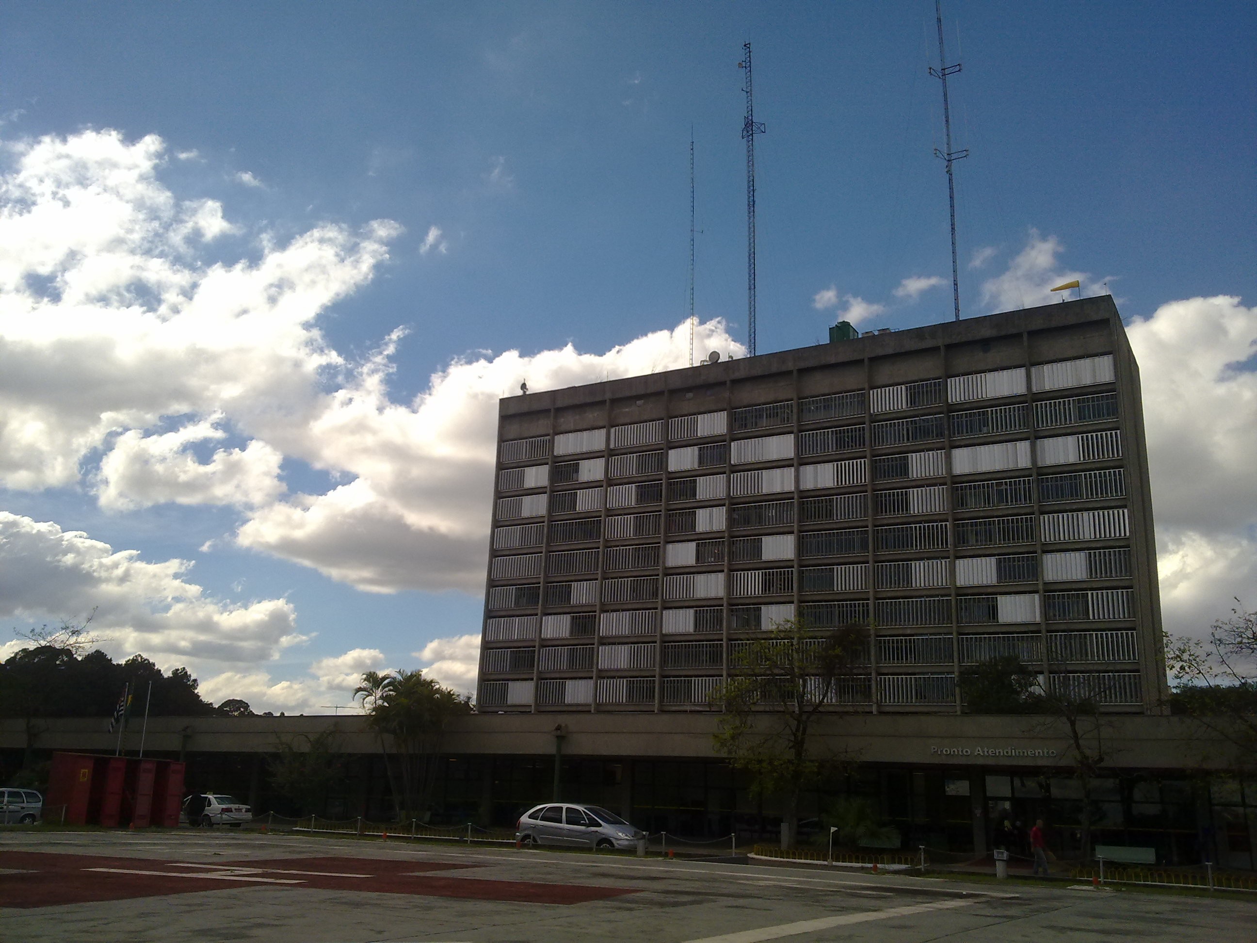 PM busca hospital militar como paciente, ao deslocar ombro, e é preso por desrespeito a superior em SP 