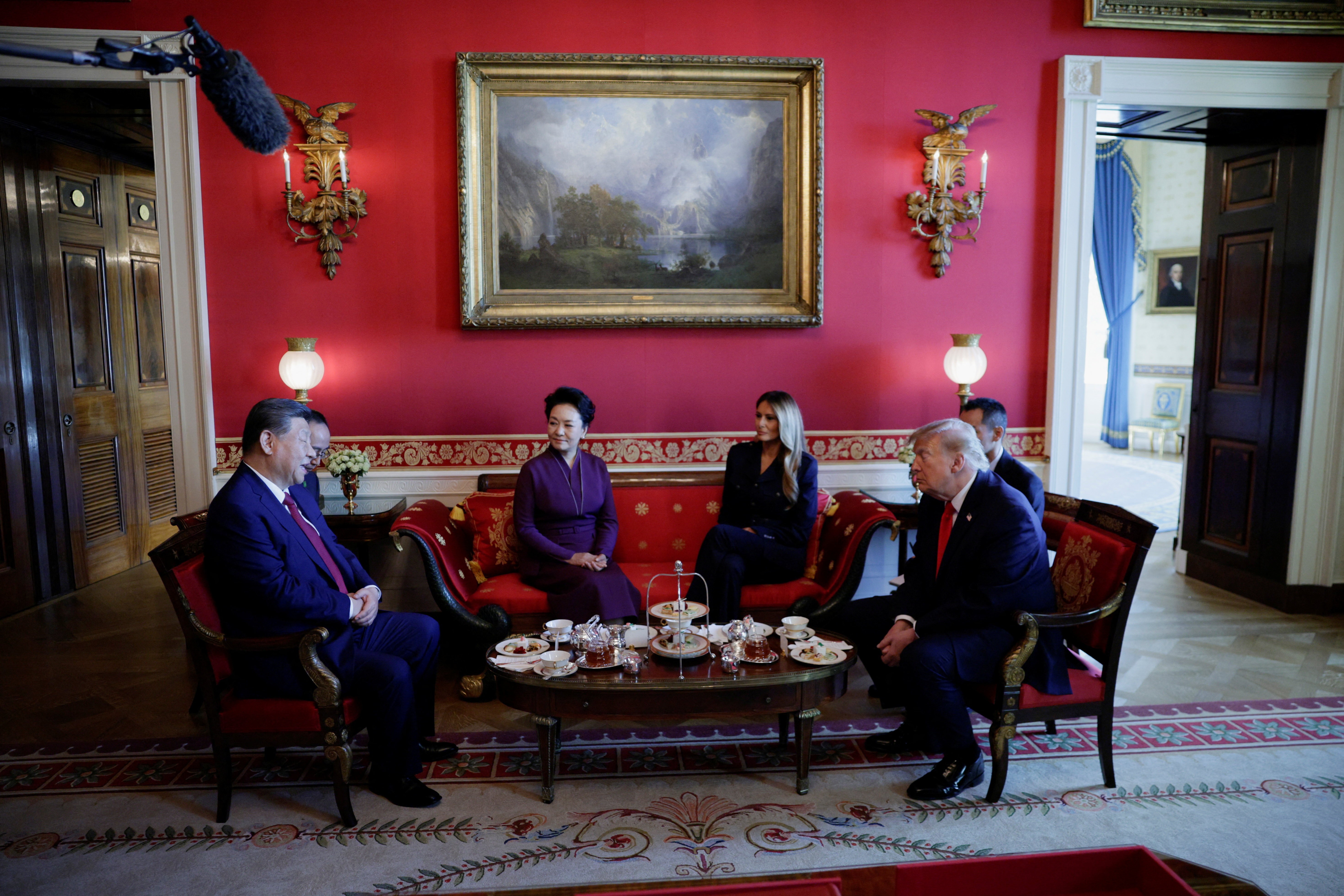 Trump recebe Xi Jinping na Casa Branca para cerimônia do chá; SIGA