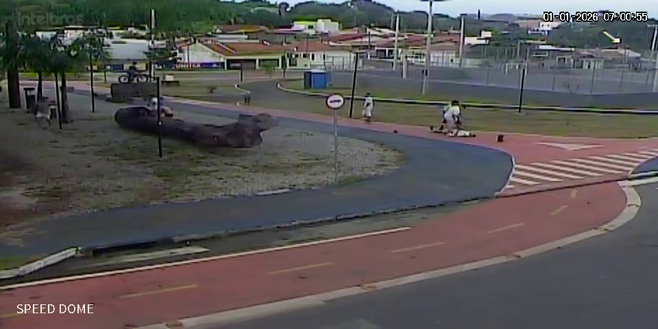 Estudante tem traumatismo craniano ao ser agredido com garrafas e taco durante discussão no interior de SP