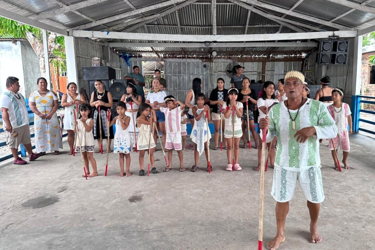 Crianças indígenas cantam Hino Nacional em língua Kambeba durante inauguração de usina fotovoltaica no interior do AM; VÍDEO