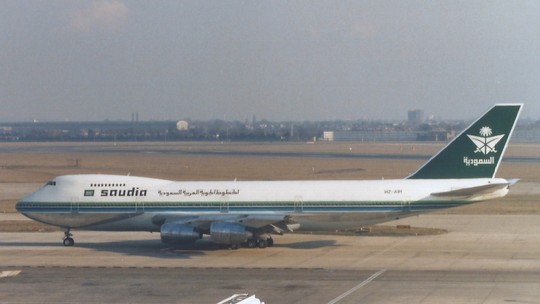 O desastre de Charkhi Dadri: como uma série de erros fez dois aviões baterem em voo, na colisão no ar mais mortal de todos os tempos - Tragédia ocorrida há quase 30 anos ocorreu na Índia, quando Boeing 747 de companhia saudita e jato de origem soviética bateram. Ao todo, 349 pessoas morreram.