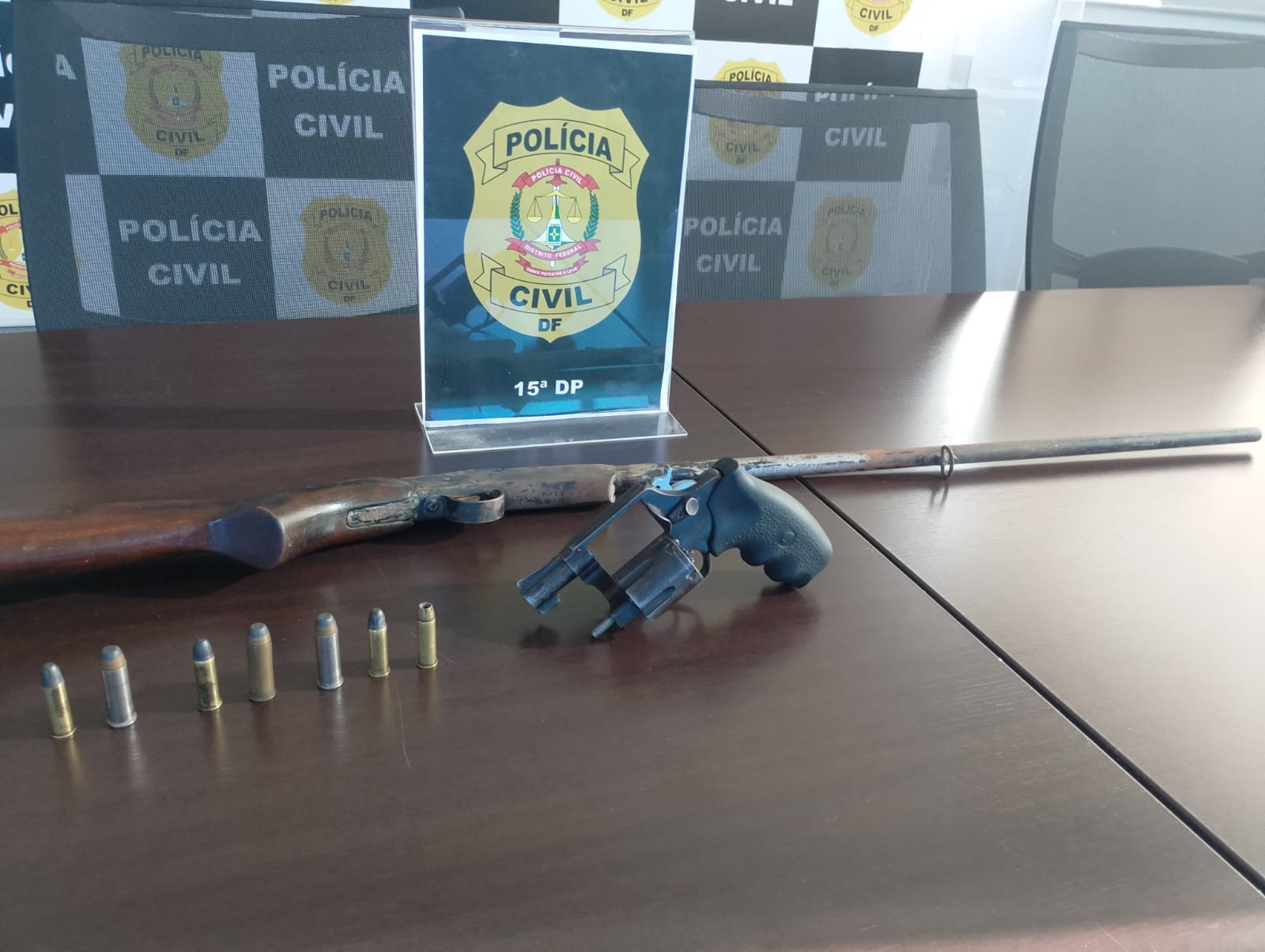 Suspeito de atirar em dois jovens após briga em bar é preso pela PCDF 