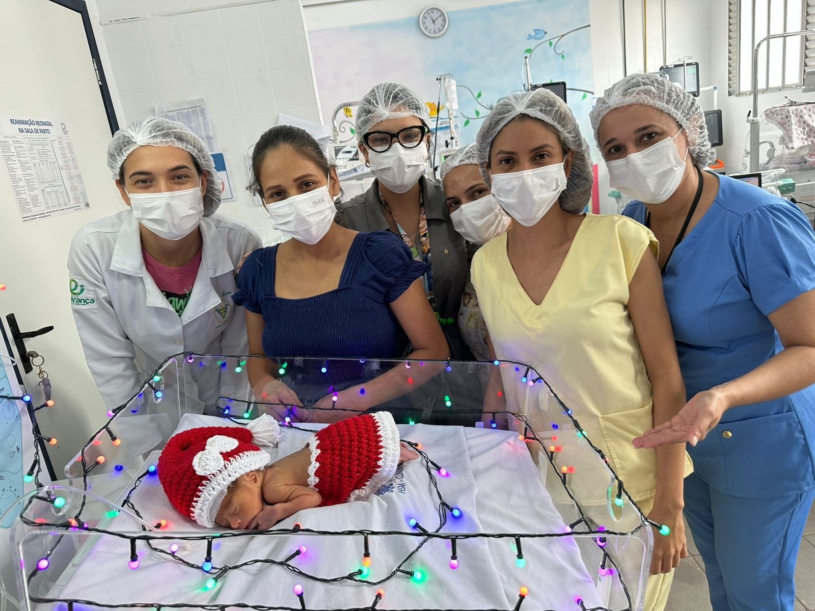 Bebês viram modelos em ensaio fotográfico de Natal em Santarém