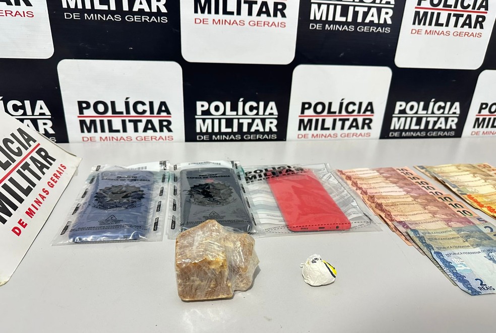 Drogas apreendidas com a Vovó do Tráfico